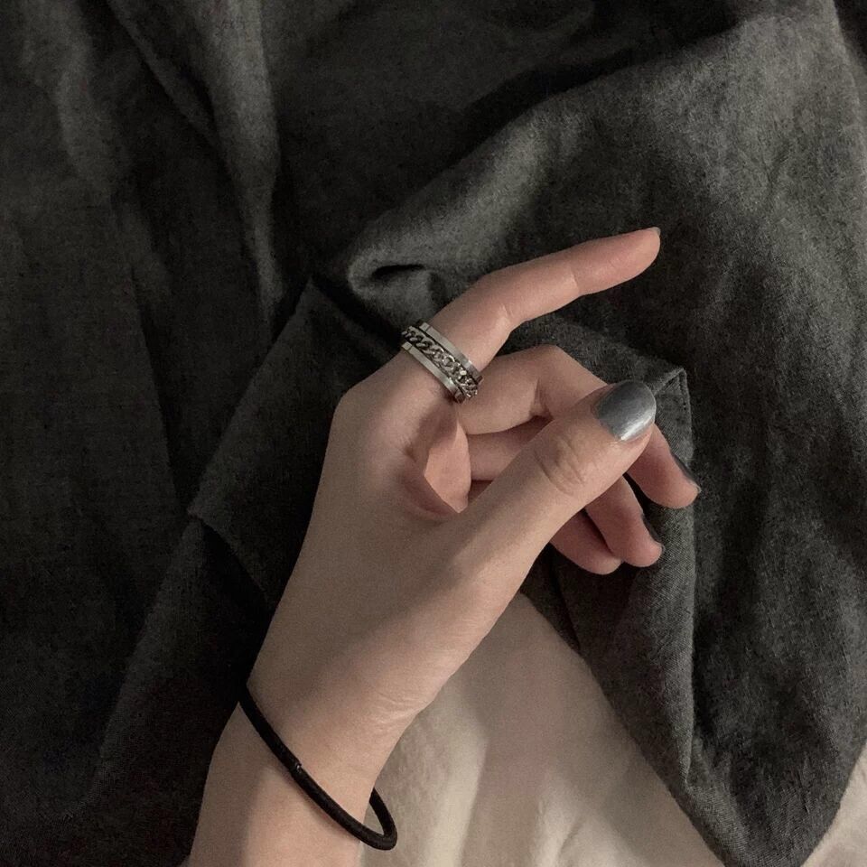 553674991
